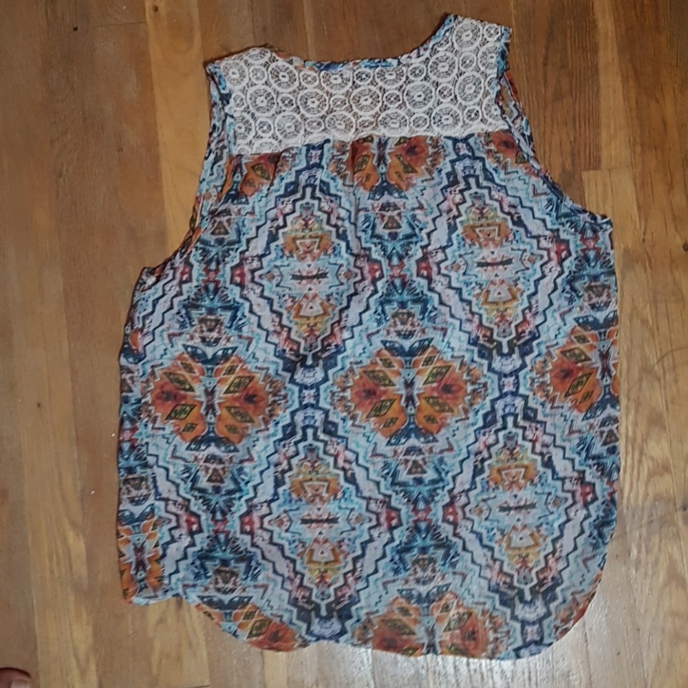 Top - Picture 2 of 2